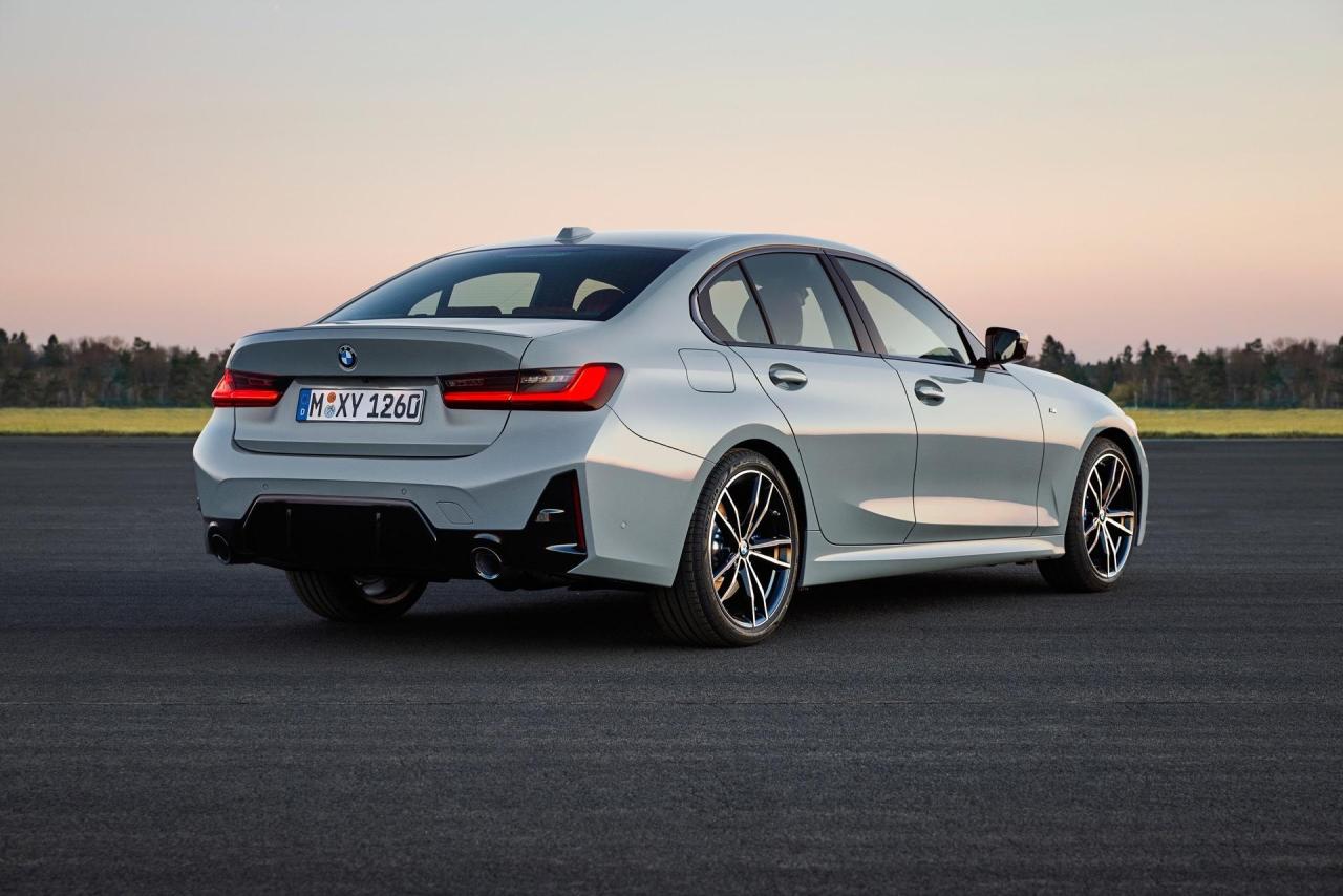 2023-BMW-3-Series-16.jpeg