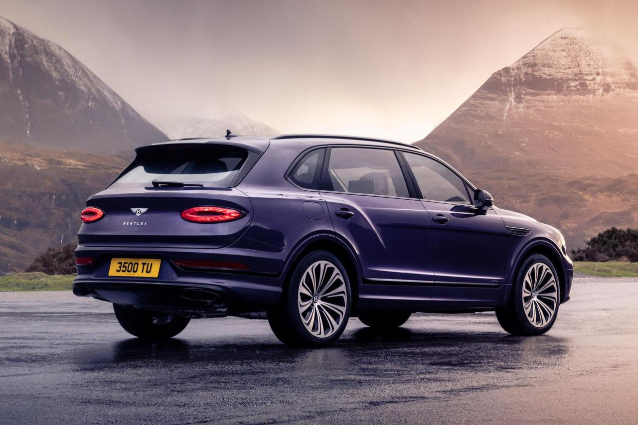 2023-Bentley-Bentayga-EWB-00013.jpg