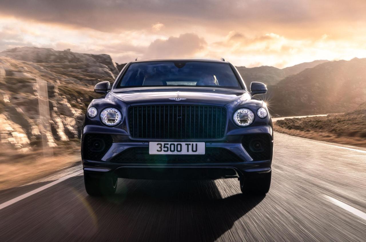 2023-Bentley-Bentayga-EWB-00019.jpg