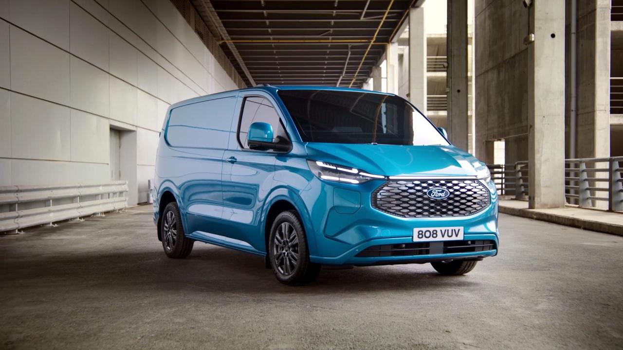 2023-Ford-E-Transit-Custom-1.jpg