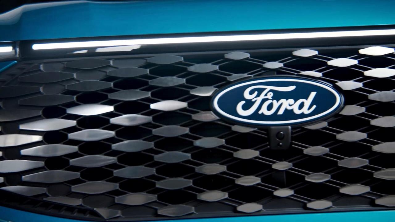 2023-Ford-E-Transit-Custom-10.jpg