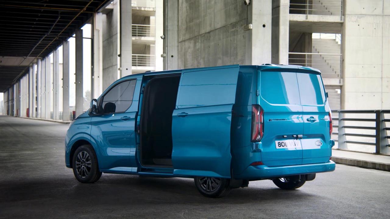 2023-Ford-E-Transit-Custom-6.jpg