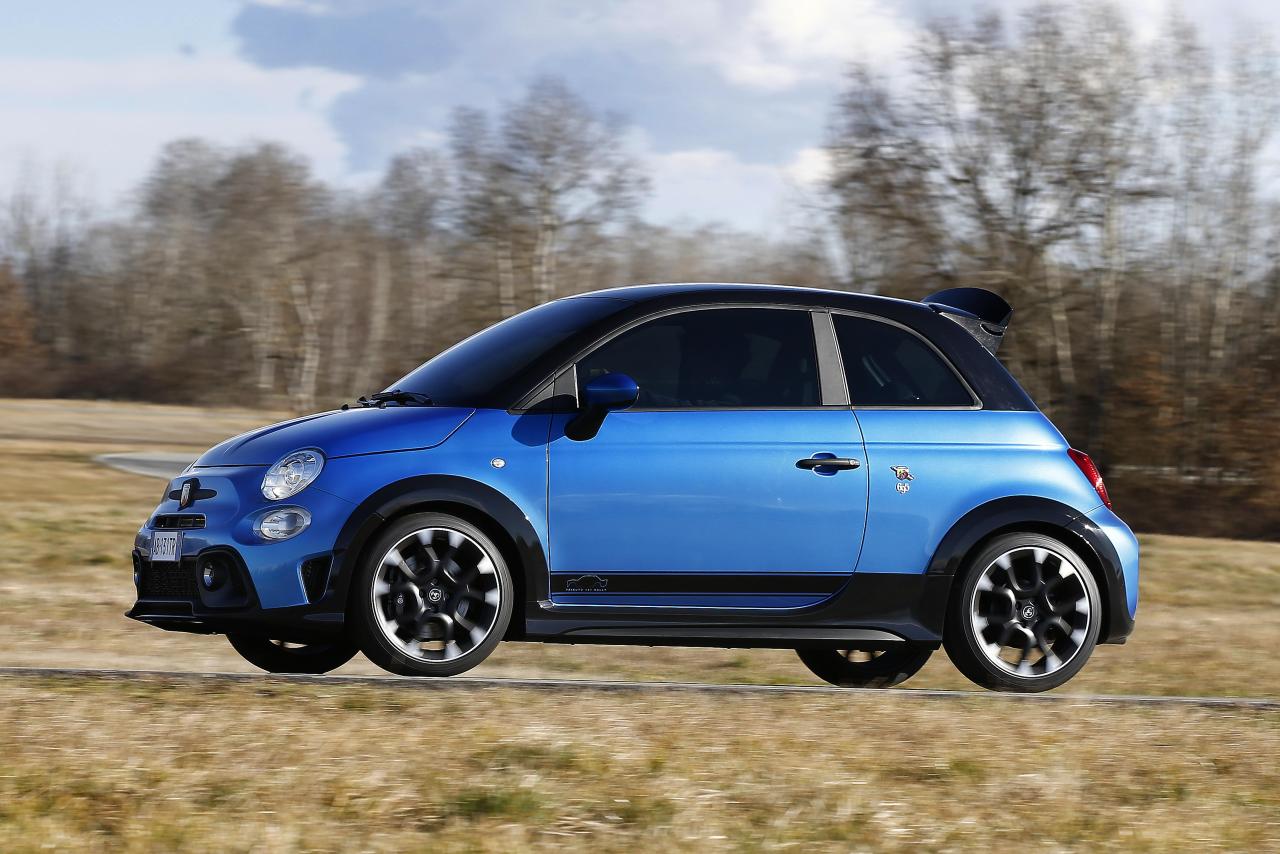 2030179429_17_NewAbarth695Tributo131rally.thumb.jpg.095399684a328b5e36ff6bf09bd68387.jpg