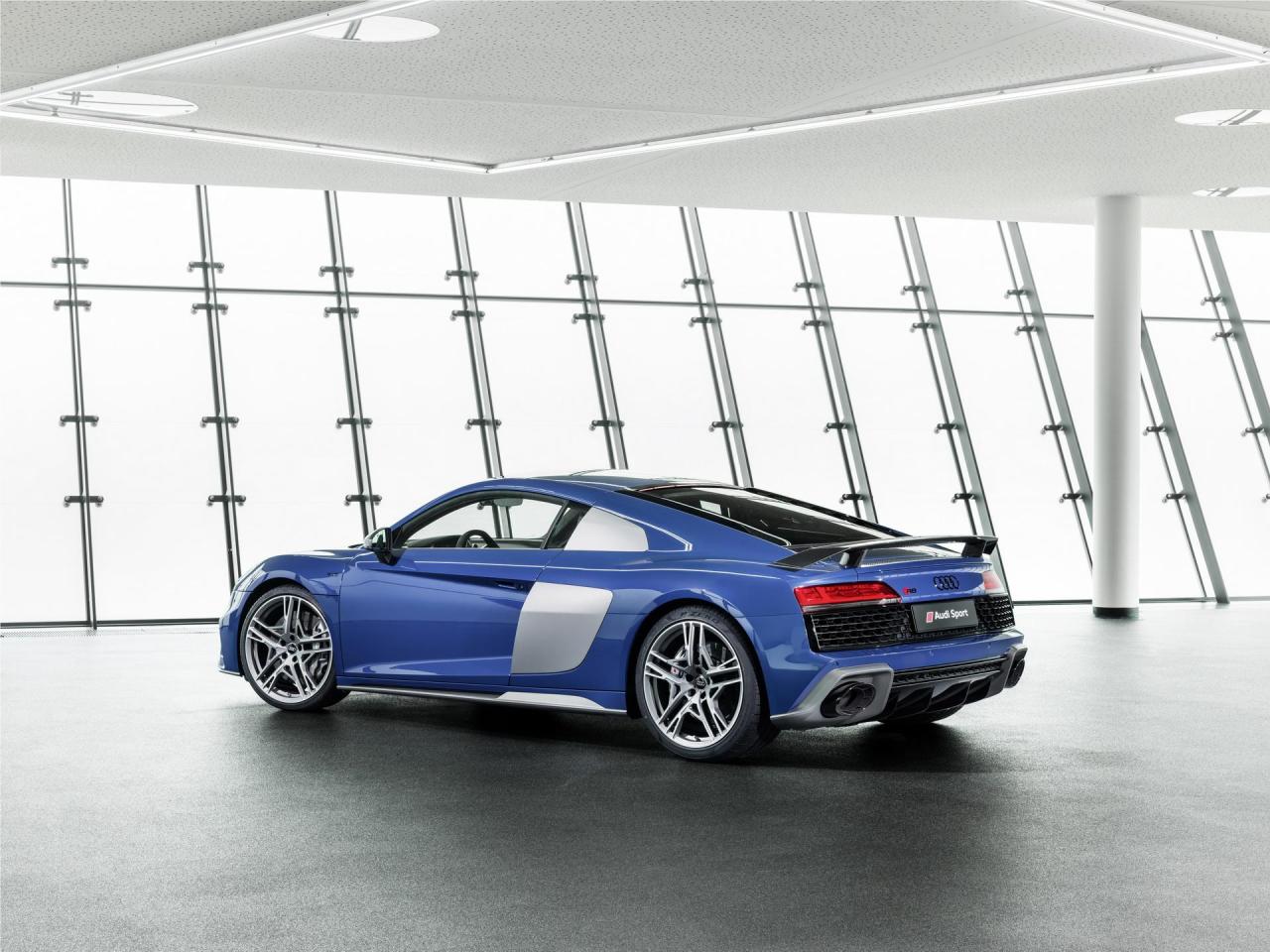 5c38ce90-2019-audi-r8-range-mega-gallery-79.thumb.jpg.2a457bef45e6f4546de841e04df5cfec.jpg