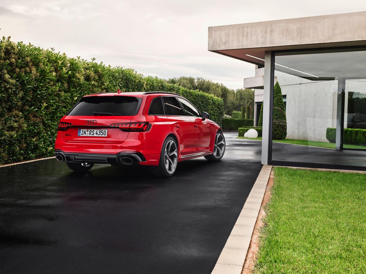 676028b6-audi-rs4-avant-31.jpg