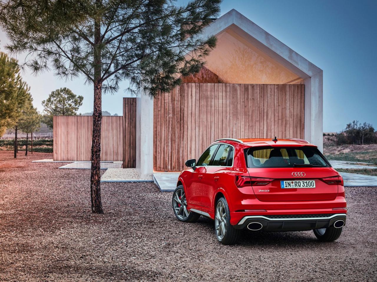 71640edb-2020-audi-rs-q3-5.thumb.jpg.26a590764e672e640dc4d80bcef03725.jpg