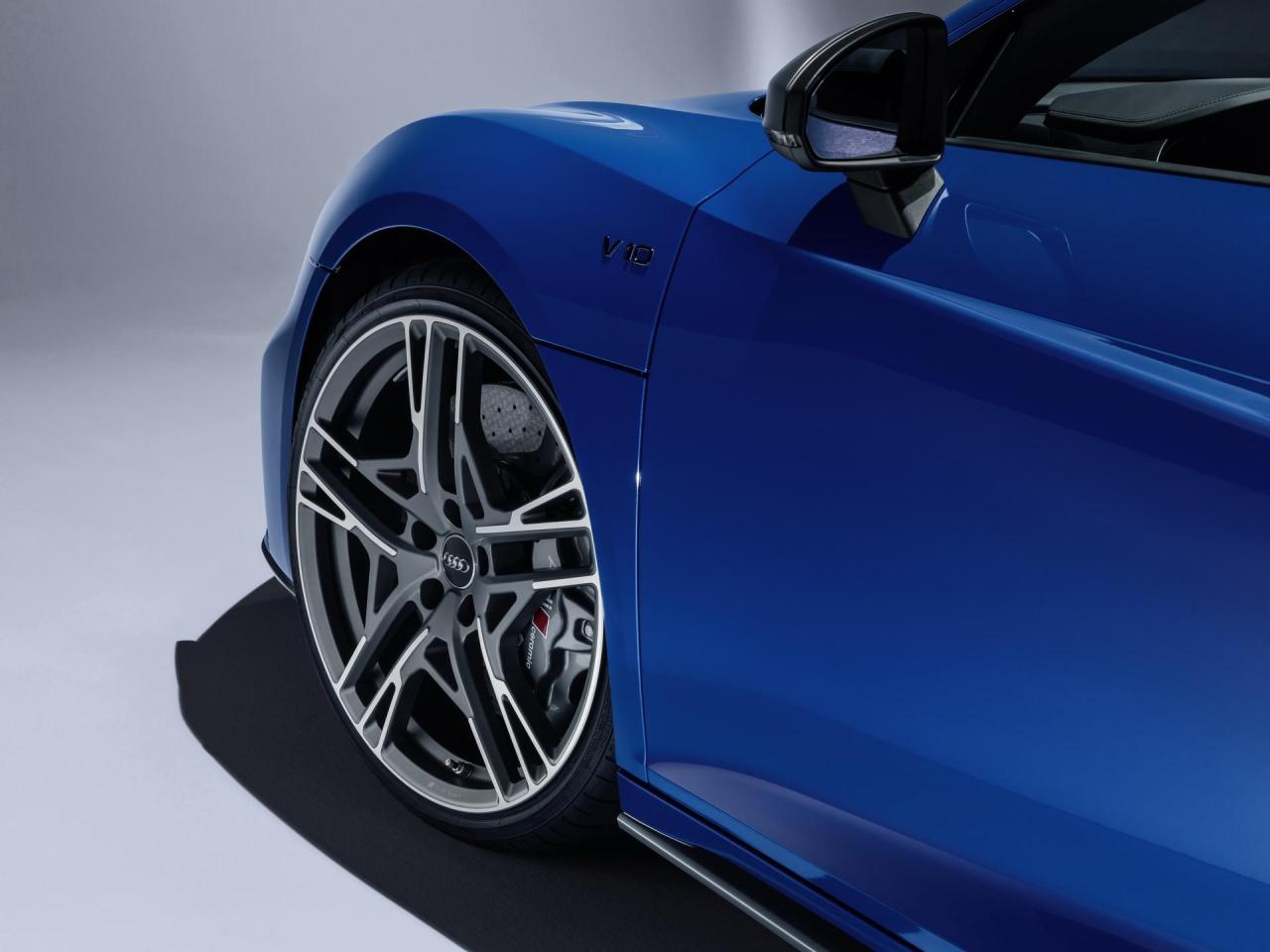 7acb28ee-2019-audi-r8-range-mega-gallery-27.thumb.jpg.4eef8674239f1432b6c3edf25668f666.jpg
