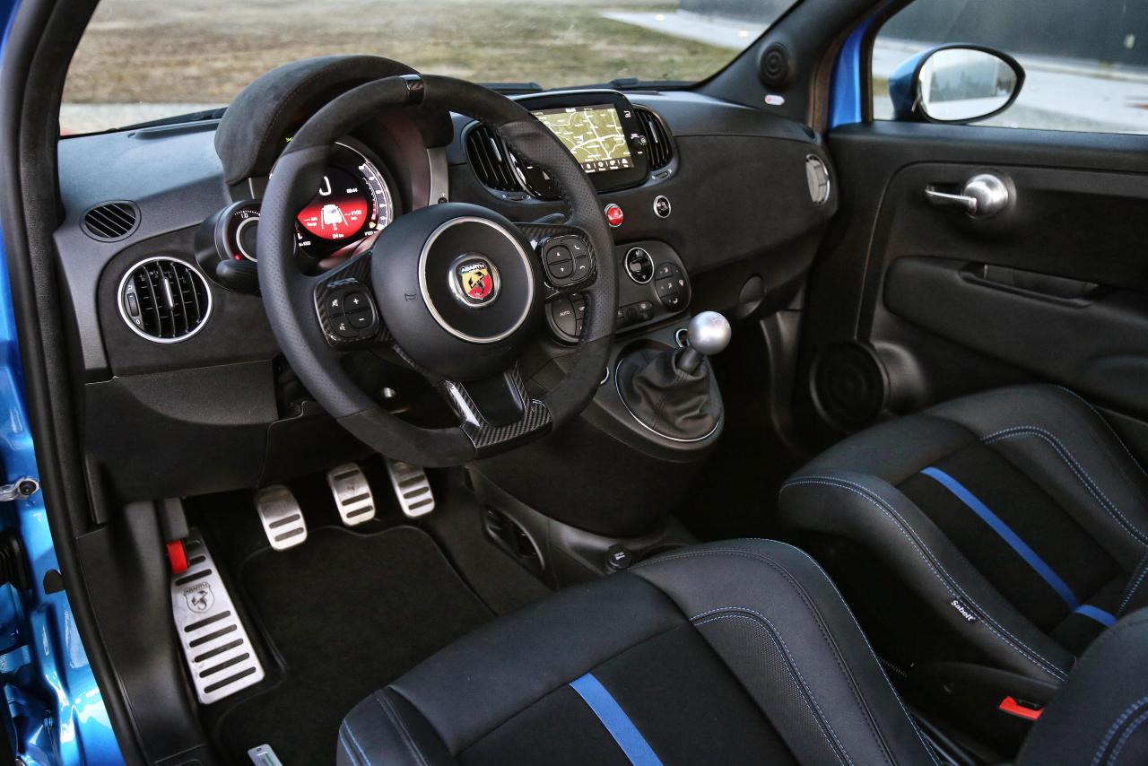 838035640_23_NewAbarth695Tributo131rally.thumb.JPG.f7a6d07ada271474e3aa55a6132e953b.JPG