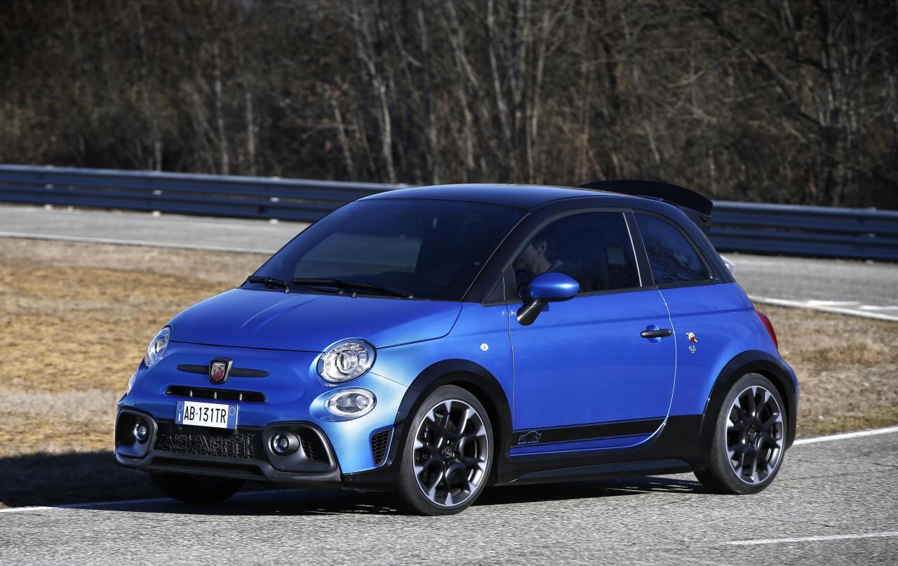 943451891_18_NewAbarth695Tributo131rally.thumb.JPG.aeaf3da9f807b5ff782cdd540981aa76.JPG