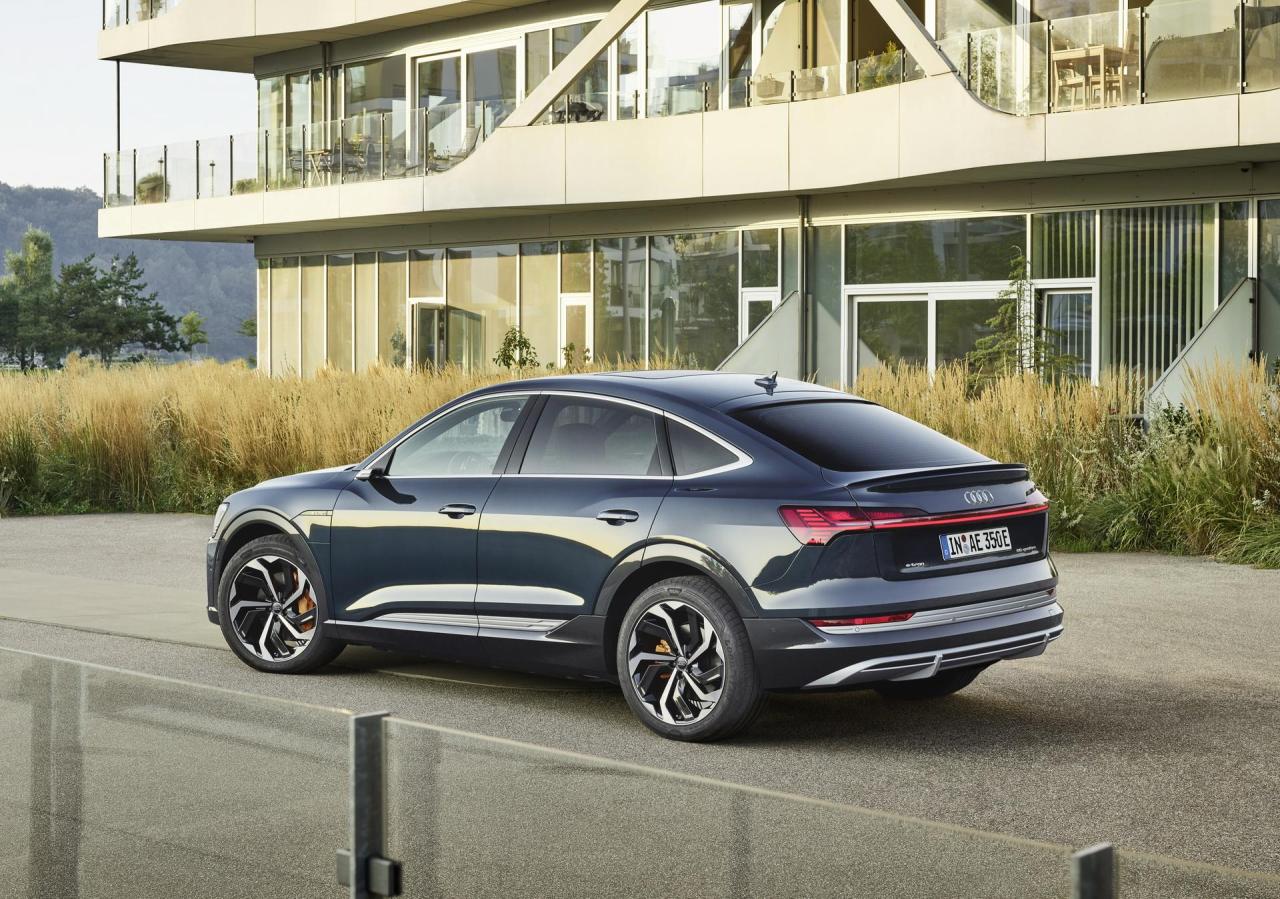 Audi-E-Tron-Sportback-102.thumb.jpg.3cecee49c0485e3332be47f4644e1bc9.jpg