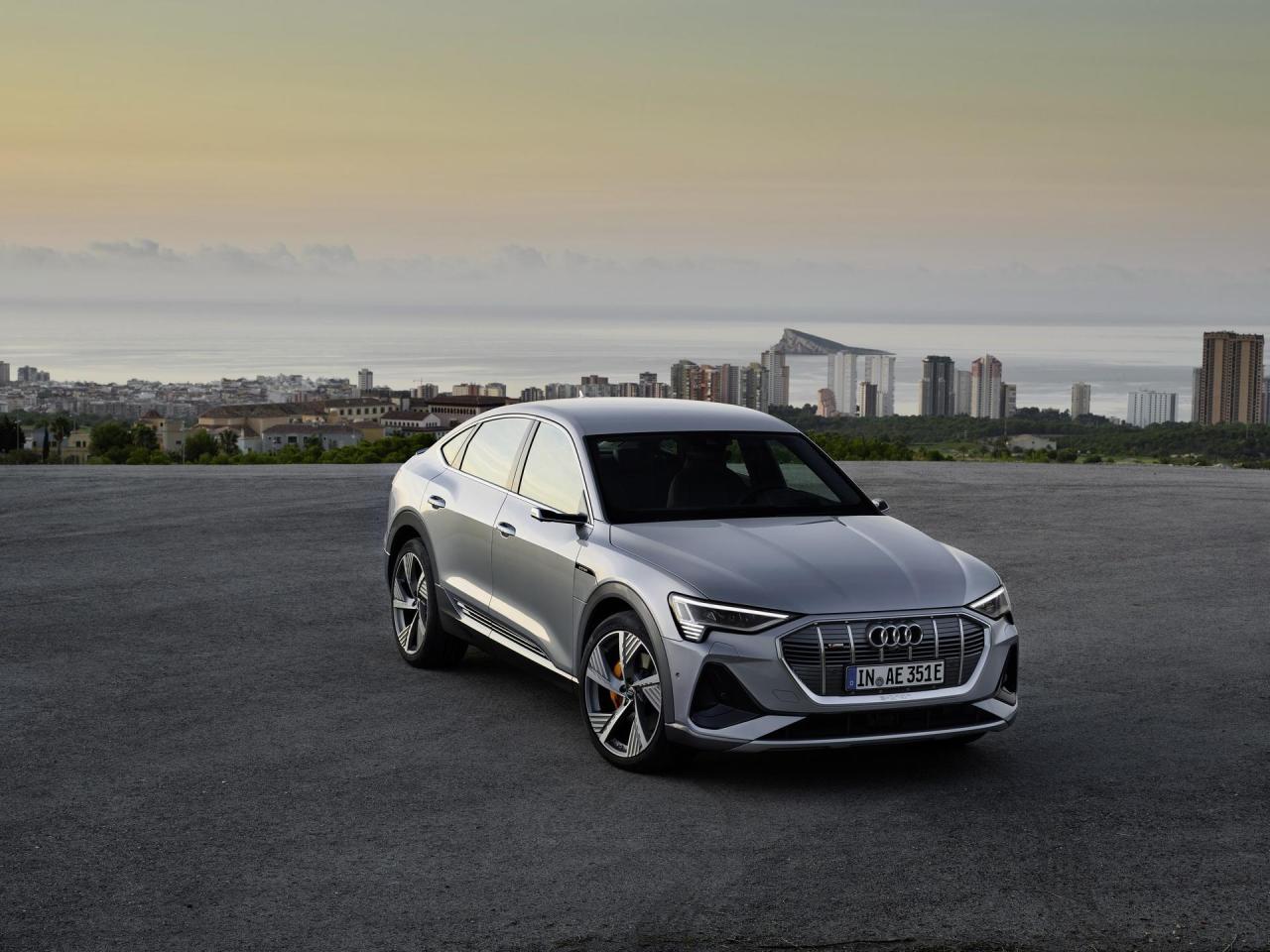 Audi-E-Tron-Sportback-112.thumb.jpg.312253bd9f6a95d32f1a809699006b4b.jpg