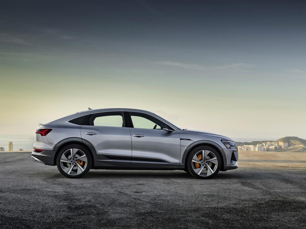 Audi-E-Tron-Sportback-114.thumb.jpg.48c020df43719d26562fffa55f0ad80b.jpg