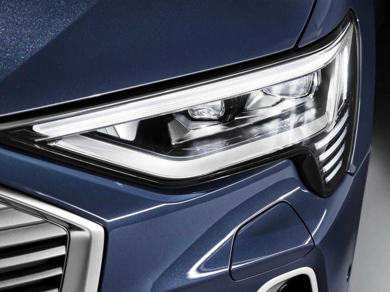 Audi-E-Tron-Sportback-126.thumb.jpg.dd3827dee0dfba373b38ca91722630d5.jpg