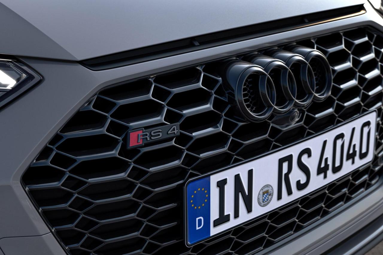 Audi-RS-4-Avant-With-Competition-Plus-Package-22.jpg