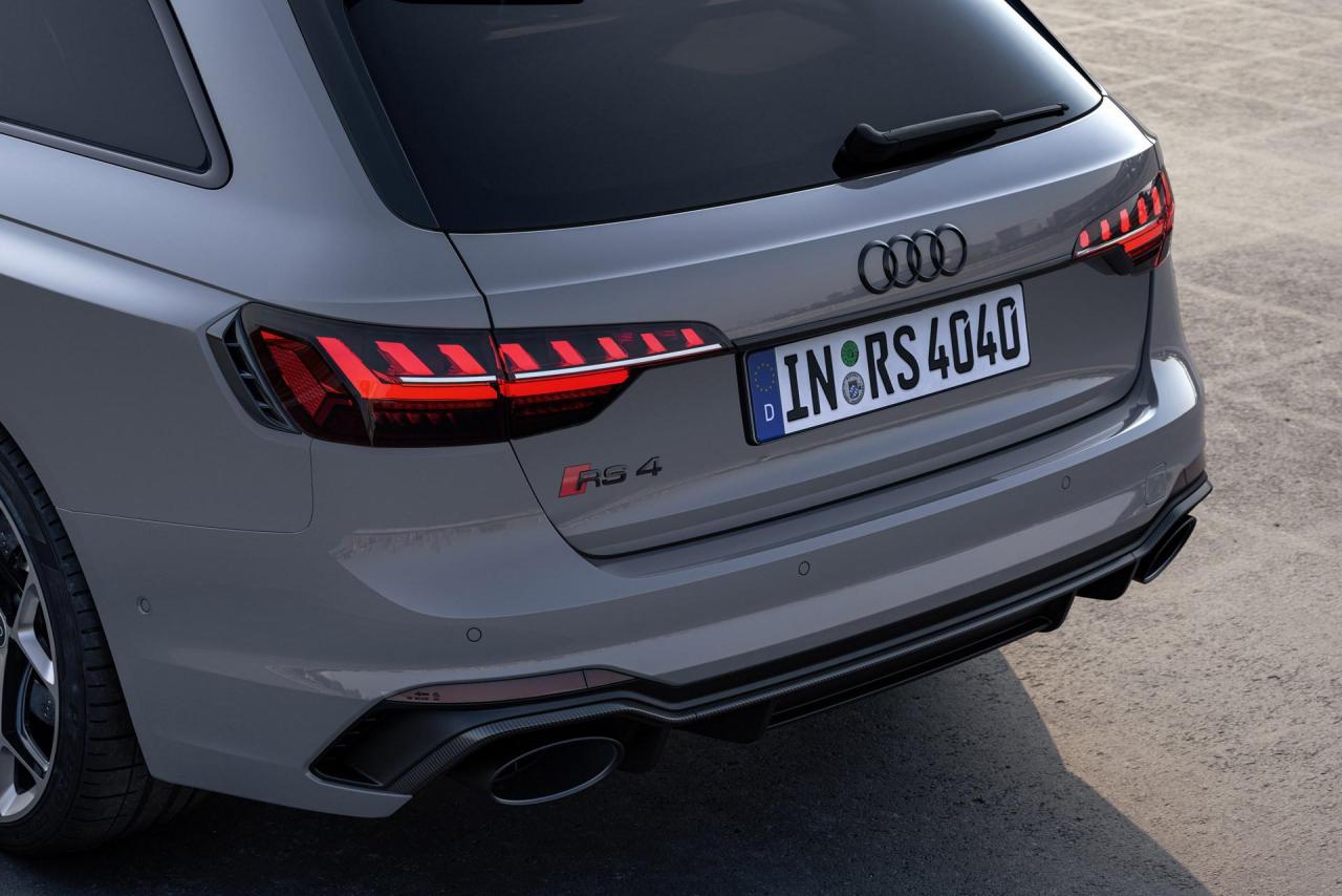Audi-RS-4-Avant-With-Competition-Plus-Package-23.jpg