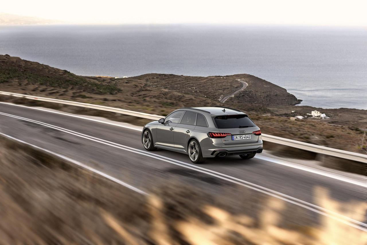Audi-RS-4-Avant-With-Competition-Plus-Package-6.jpg