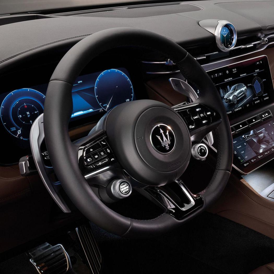 Maserati_Grecale_GT_Interni_grab_the_wheel.thumb.jpg.ab2528d7ef8a8fa13756e56e27bdcdbf.jpg