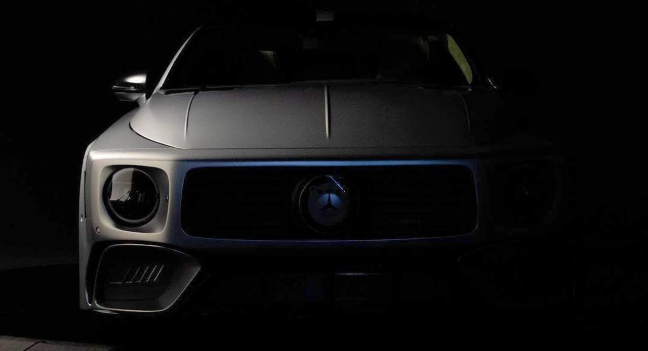 Mercedes-AMG-William-Teaser.jpg