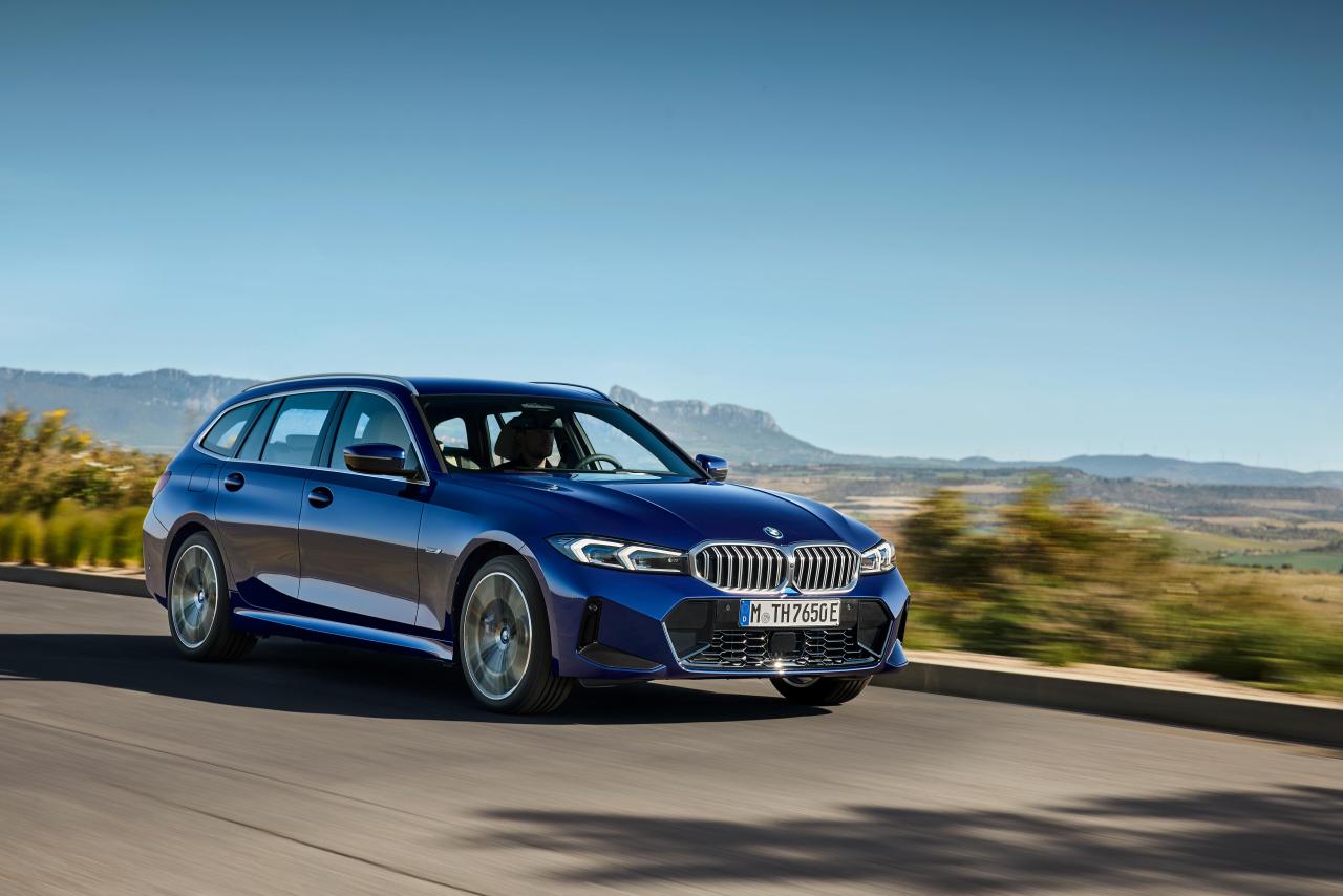P90462512_highRes_the-new-bmw-330e-tou.jpg