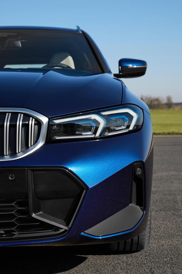 P90462549_highRes_the-new-bmw-330e-tou.jpg
