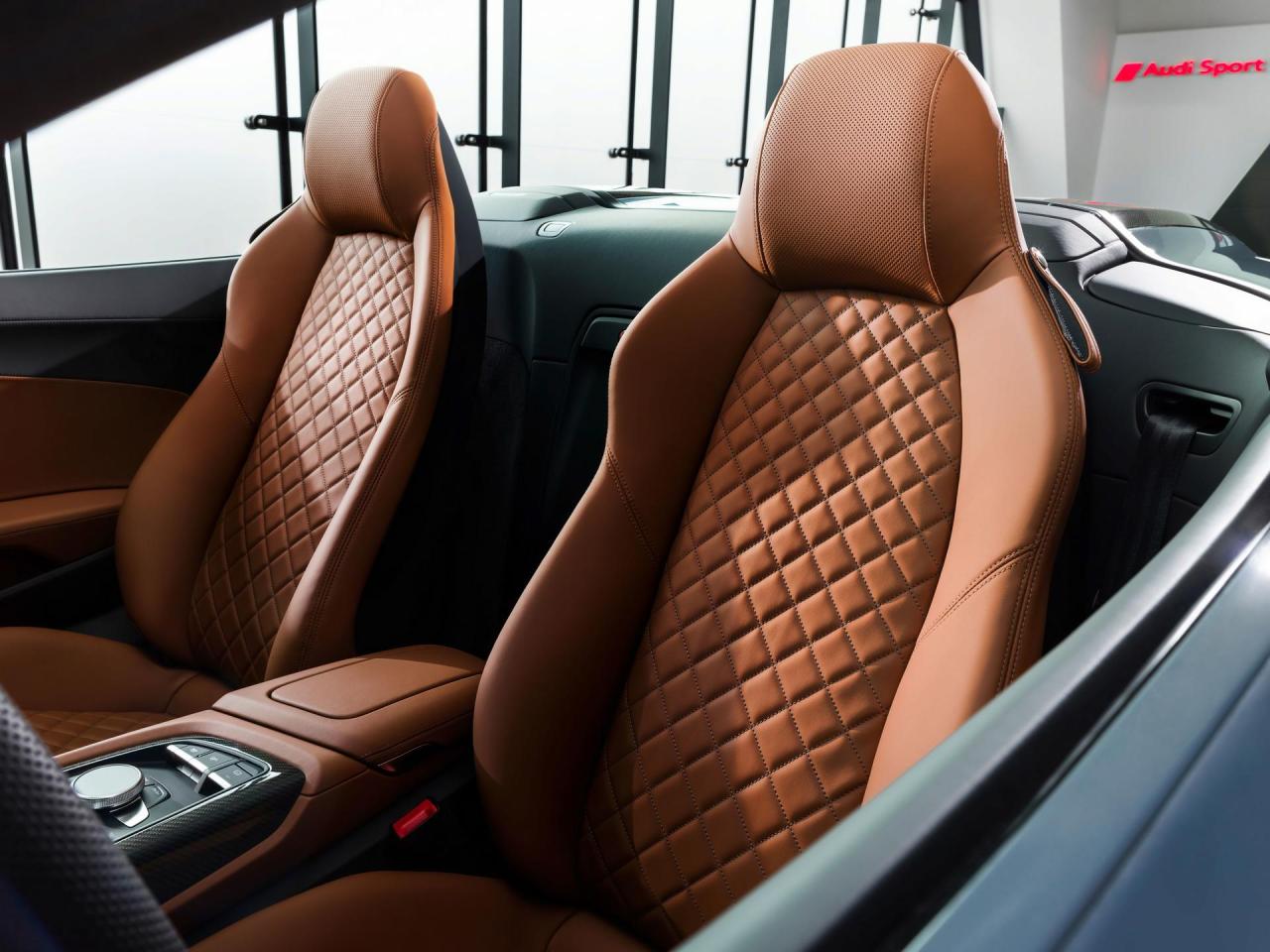 baaec482-2019-audi-r8-range-mega-gallery-25.thumb.jpg.9235e994ceceb12d395d03c9144dd35c.jpg