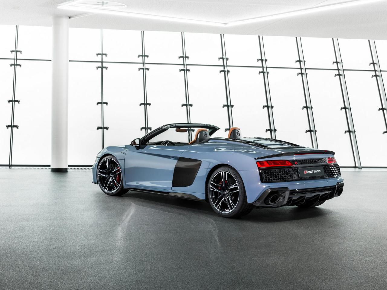 c27acf02-2019-audi-r8-range-mega-gallery-11.thumb.jpg.2cb2af685a9942897509113857a70756.jpg