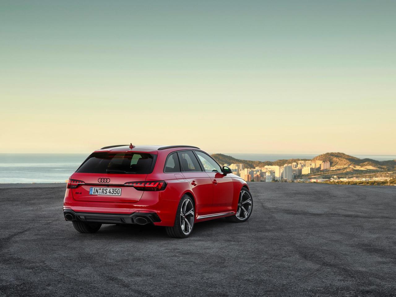 d9e41763-audi-rs4-avant-41.jpg
