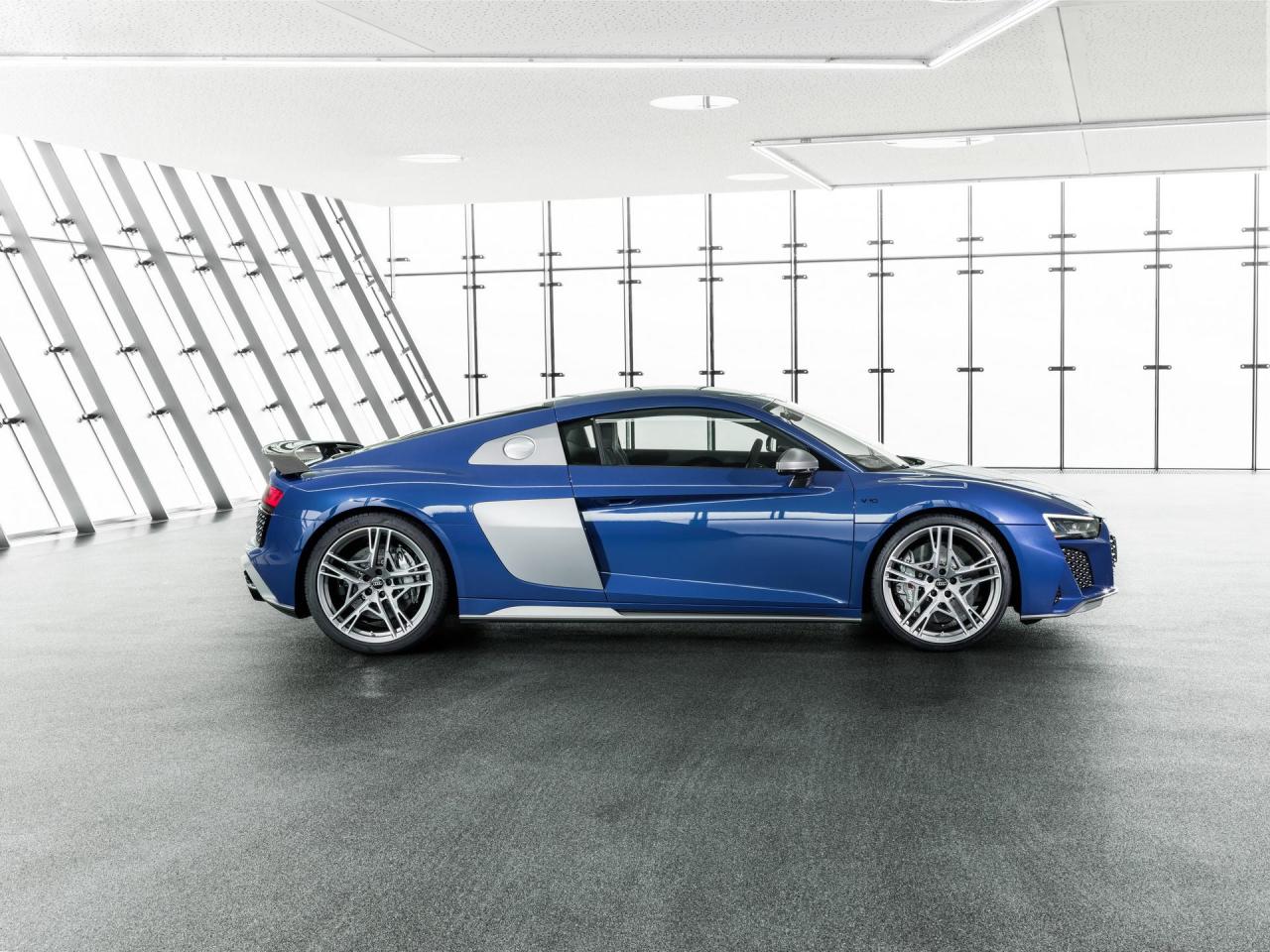 dfb9e489-2019-audi-r8-range-mega-gallery-80.thumb.jpg.892c3a45865776f4255e4f5bf620b34a.jpg