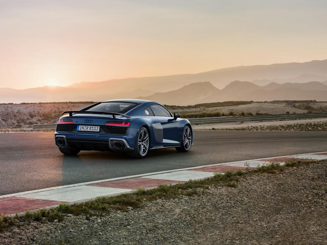 ec45432e-2019-audi-r8-range-mega-gallery-76.thumb.jpg.eb51b42e03bcbf1ff2d65cff4f4fbfc7.jpg