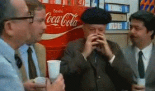 14-24-40-fantozzi-scimmia.gif.710db919cd8ca08d6c1a64379281598d.gif