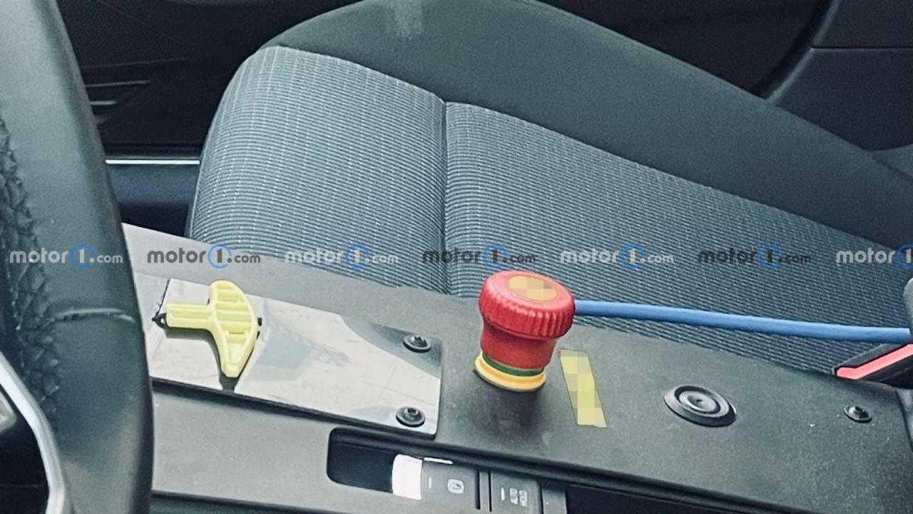 volkswagen-arteon-refresh-spy-shots (4).jpg