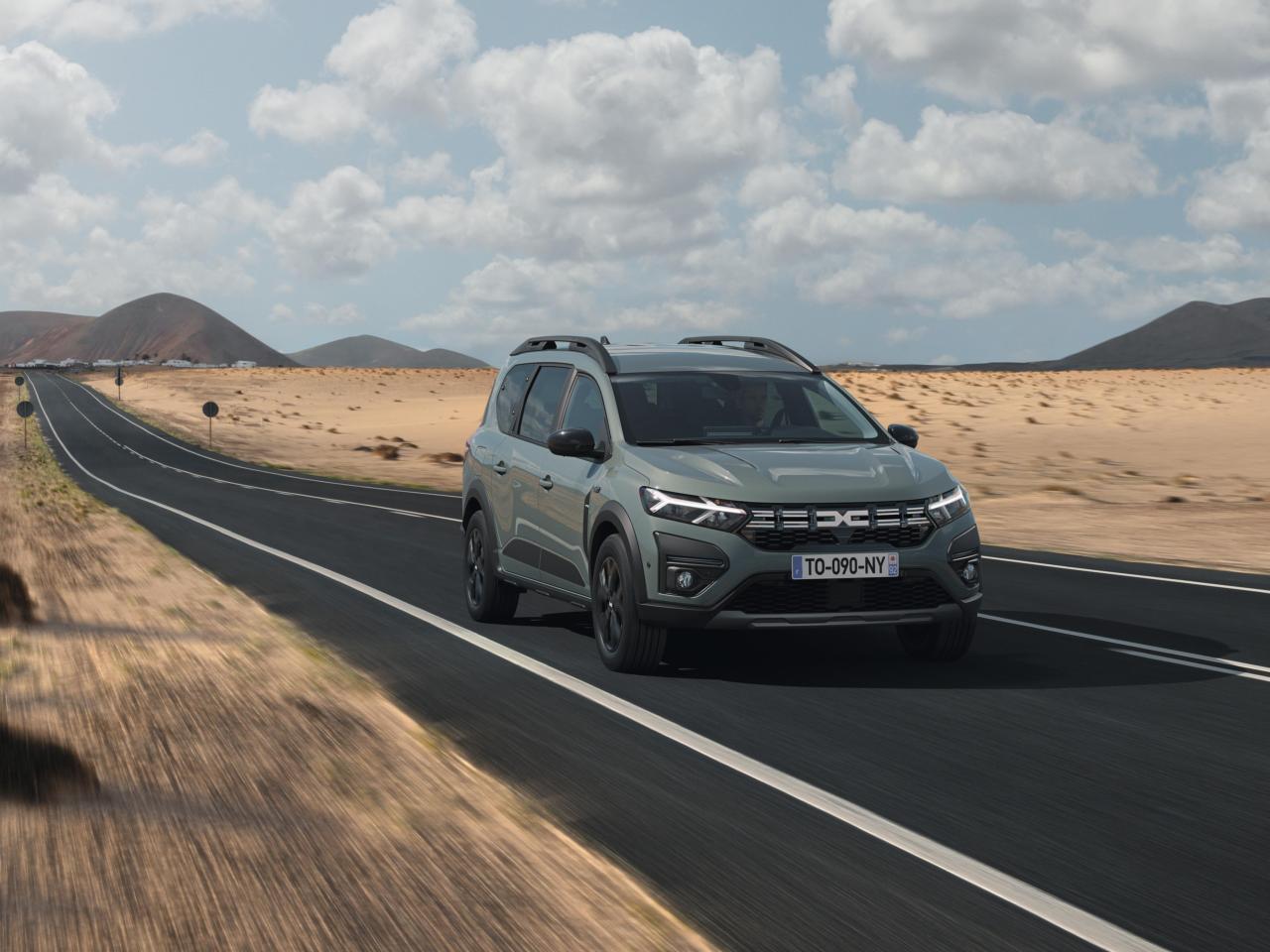 2022 - New Dacia visual identity - Dacia JOGGER (1).jpg