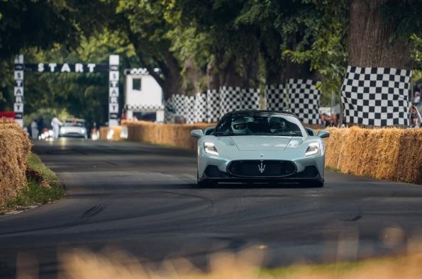 19805-02MaseratiMC20CieloatGoodwoodFestivalofSpeed2022.jpg.cacfdd342c4a65c845f3e3251b22e123.jpg