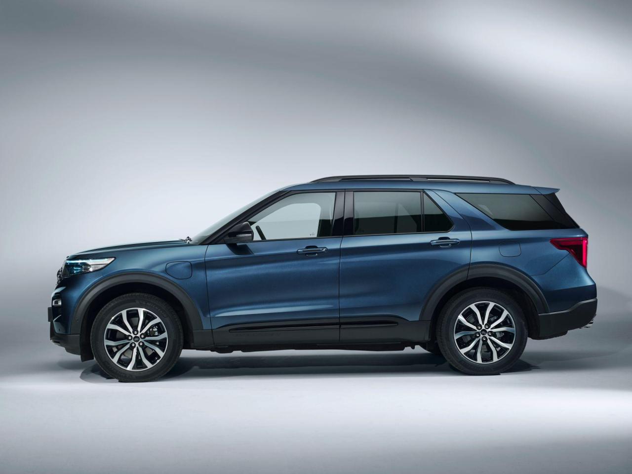 2020-Ford-Explorer-Plug-In-Hybrid-ST-Line-European-spec-9.thumb.jpg.bfe77251ac1b12e11c9f10dc3755847f.jpg