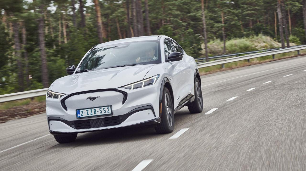 2020-Ford-Mustang-Mach-E-Europe-14.jpg
