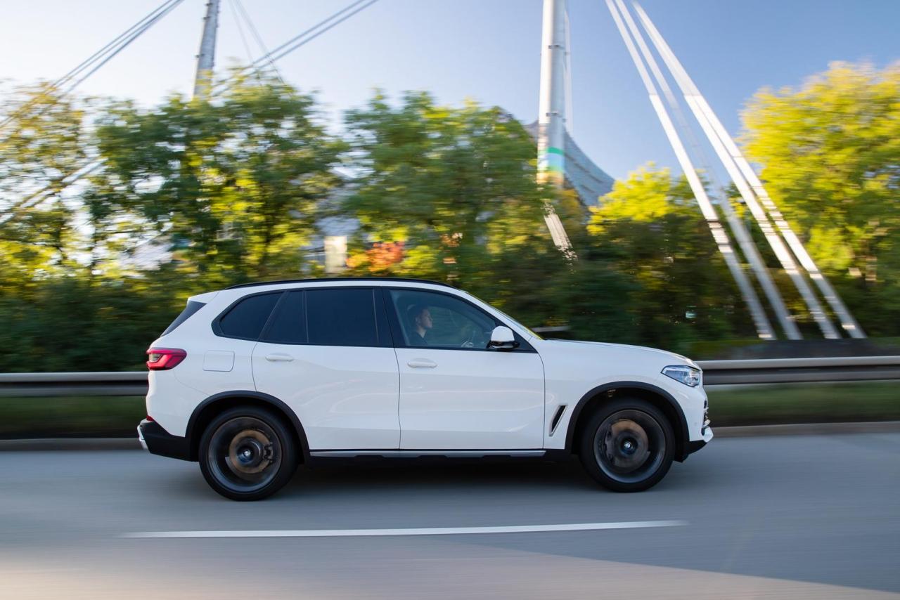2020-bmw-x5-xdrive45e-10.thumb.jpg.a90ed62488d23edfc9f9bd45667c9676.jpg