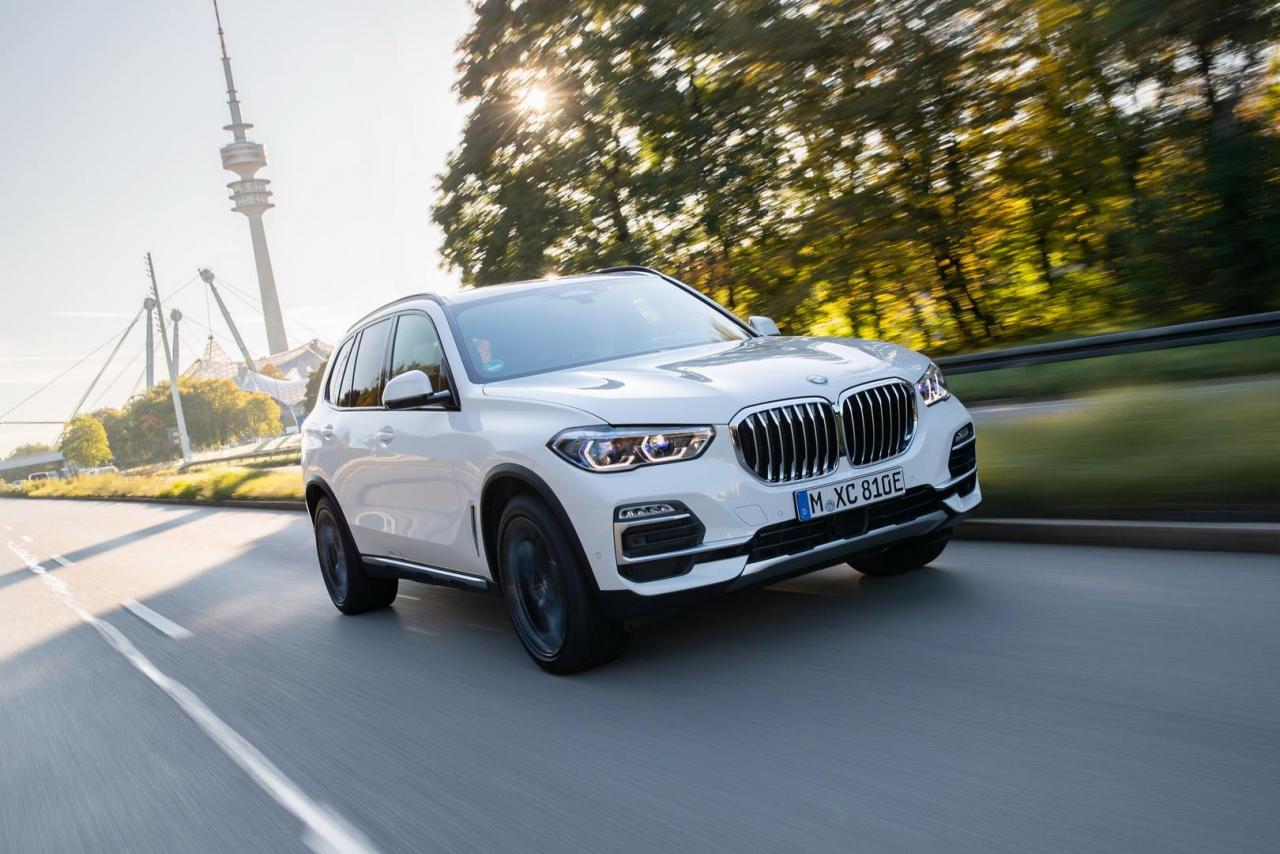 2020-bmw-x5-xdrive45e-11.thumb.jpg.3f8df87f284347058c2c3179f7a49d00.jpg