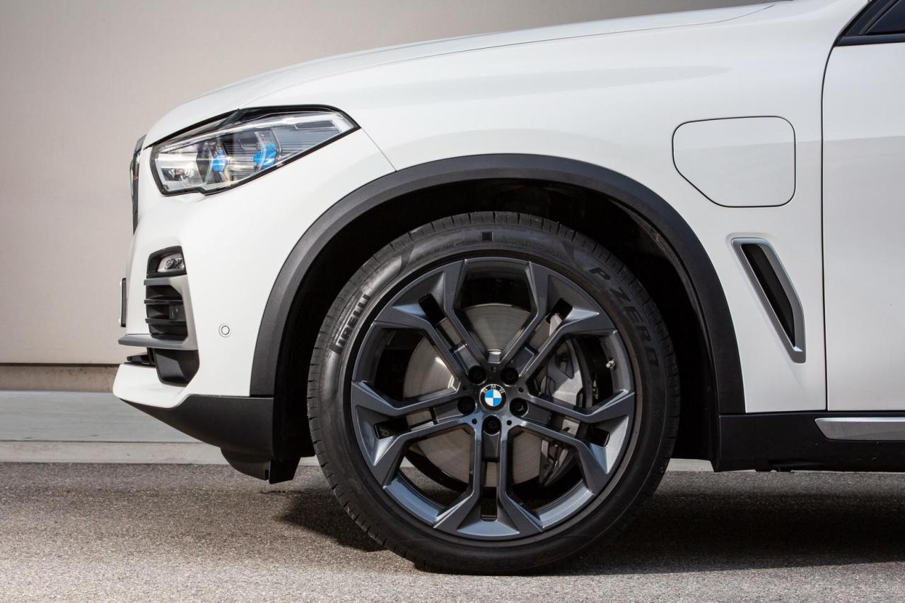 2020-bmw-x5-xdrive45e-77.thumb.jpg.b5730f38f54512483da9da03a033e3f8.jpg