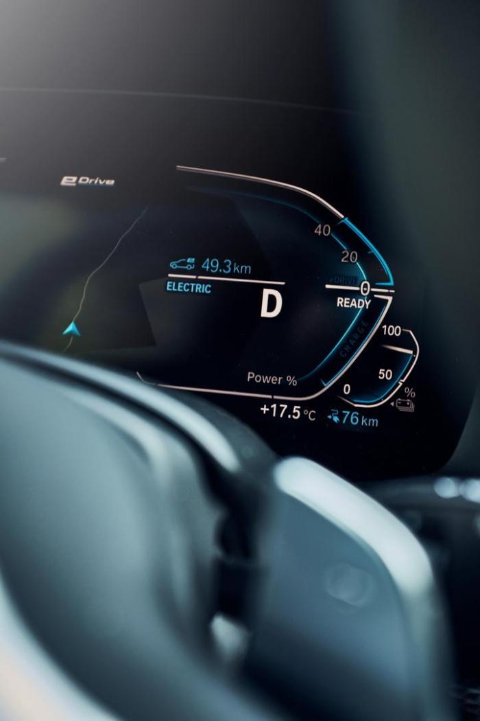2020-bmw-x5-xdrive45e-95.thumb.jpg.832eb0a580978c0a65a3bbd798796218.jpg