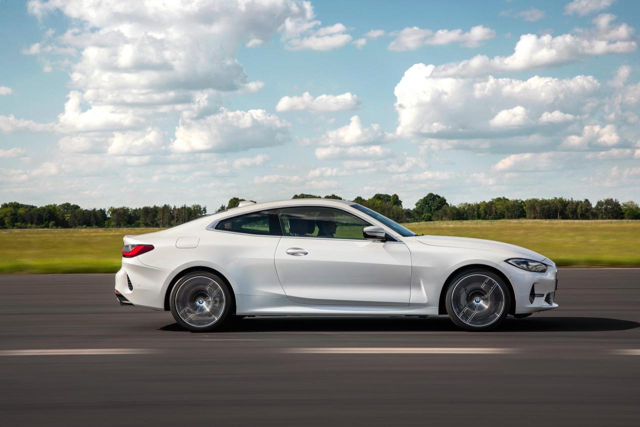 2021-BMW-4-Series-Coupe-88.thumb.jpg.13896fb38757a80d709b2d73e8337a67.jpg