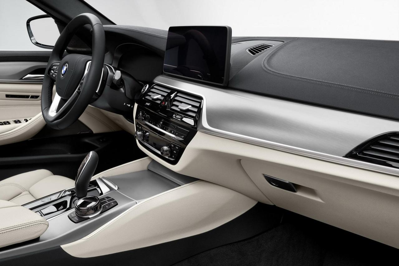 2021-BMW-5-Series-Facelift-134.thumb.jpg.fc4c537086e62d86a98277ec369a5991.jpg