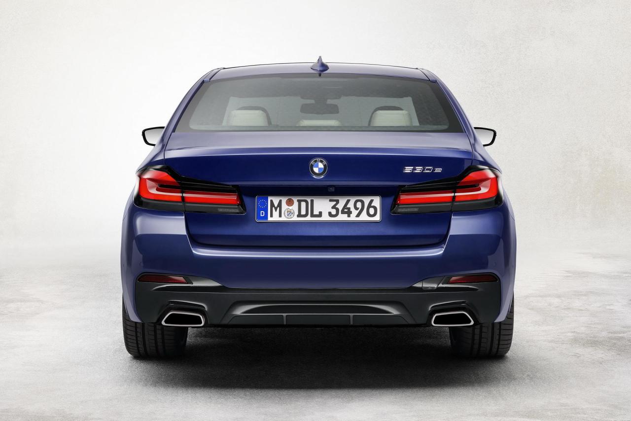 2021-BMW-5-Series-Facelift-56.thumb.jpg.7a2701152a3c534f948bcf07f56f3b05.jpg