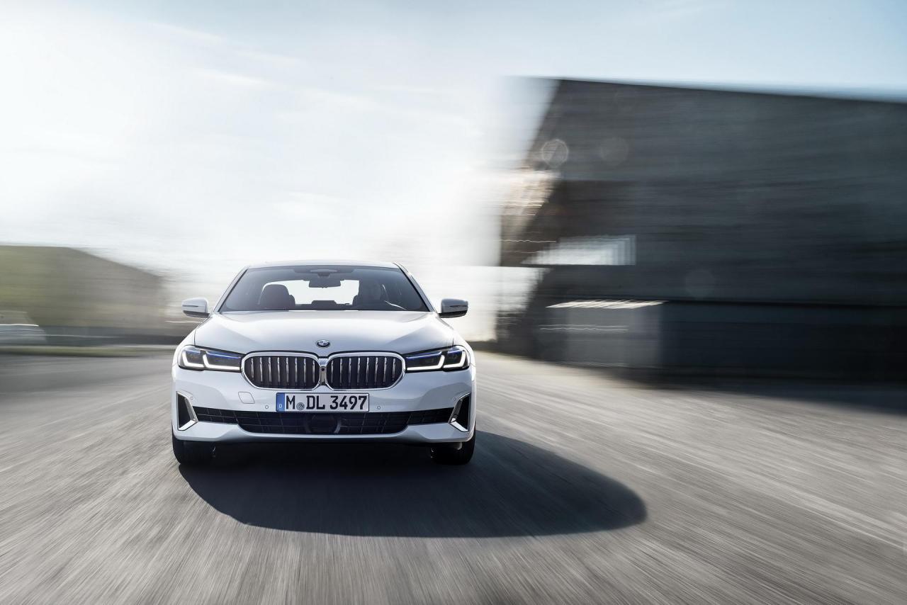 2021-BMW-5-Series-Facelift-79.thumb.jpg.a05ecc2883189791570a34754ec98ecc.jpg