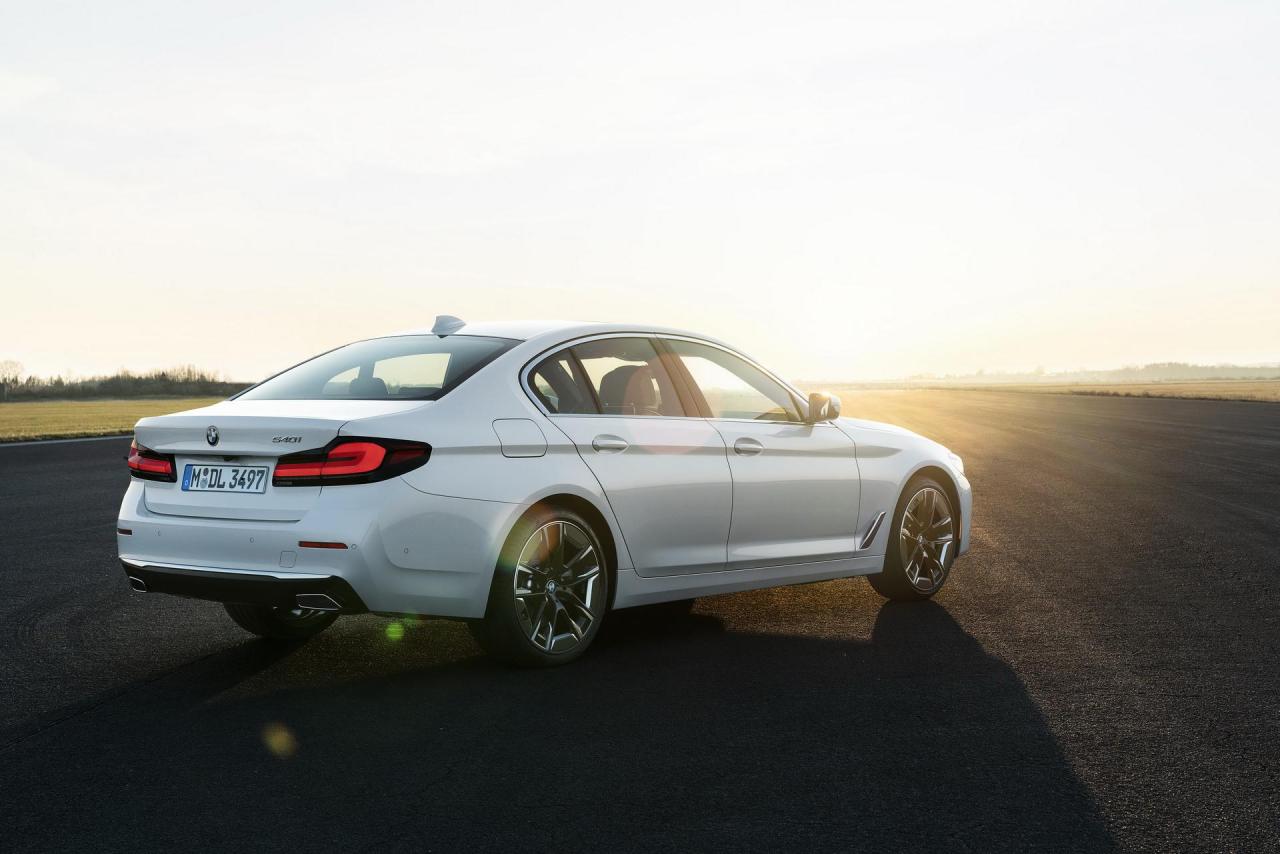 2021-BMW-5-Series-Facelift-85.thumb.jpg.82a0e16d2cea03f52b70cc083bbb0fc2.jpg