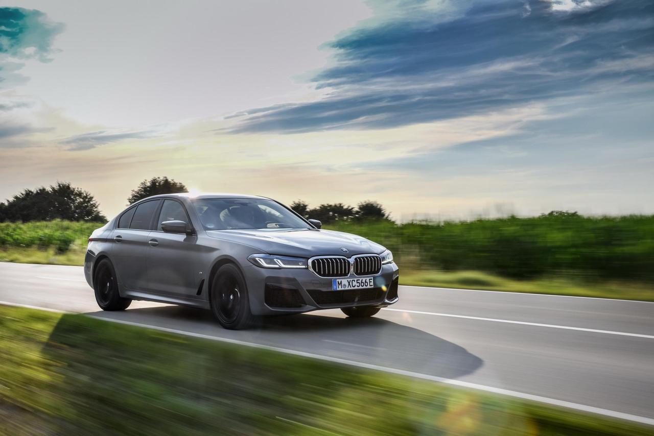2021-BMW-545e-xDrive-PHEV-41.thumb.jpg.2cb3353b92b9b3f23792d056caf68480.jpg