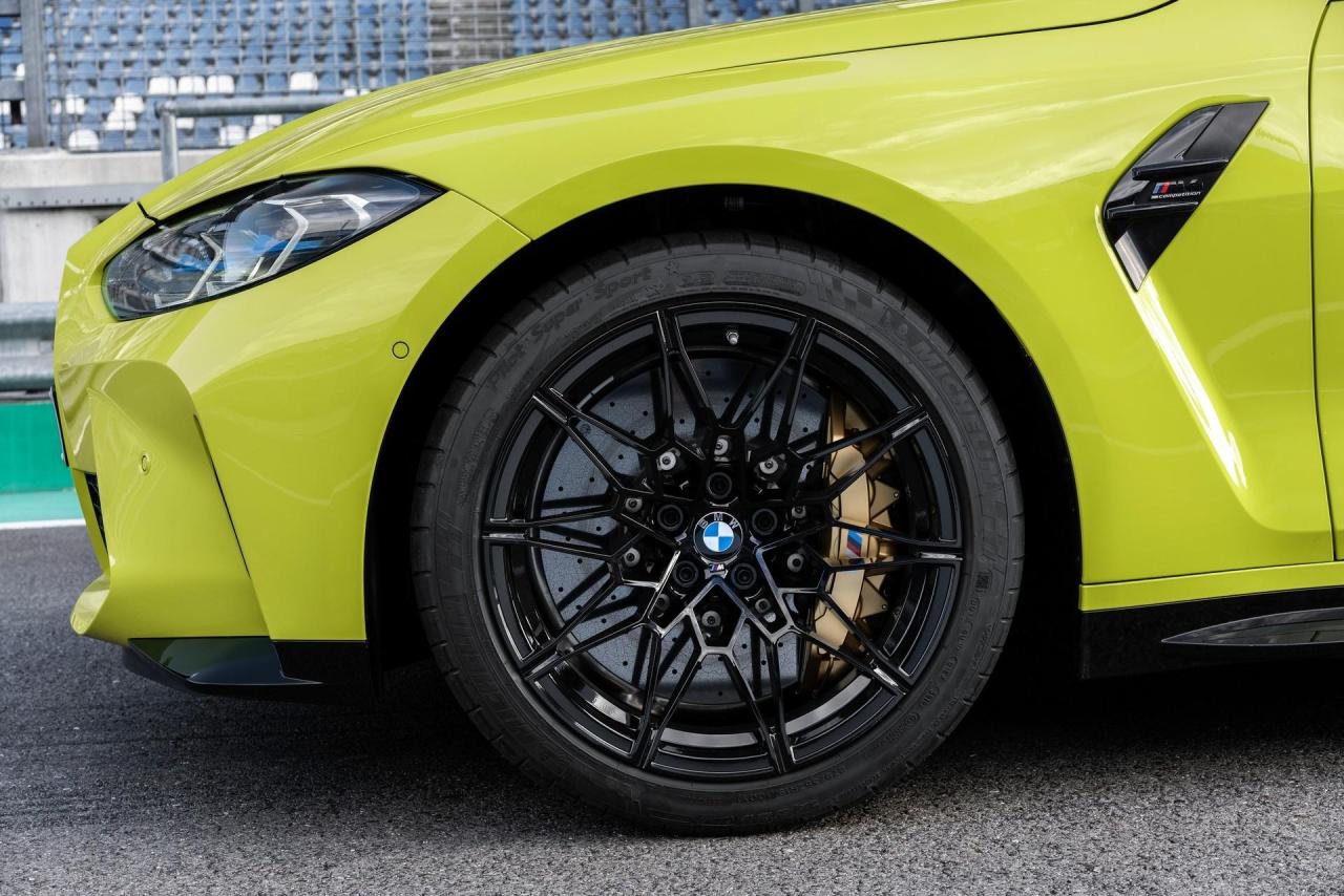2021-BMW-M3-And-M4-60.thumb.jpg.c55d879f93df613ec442ef6c16135336.jpg