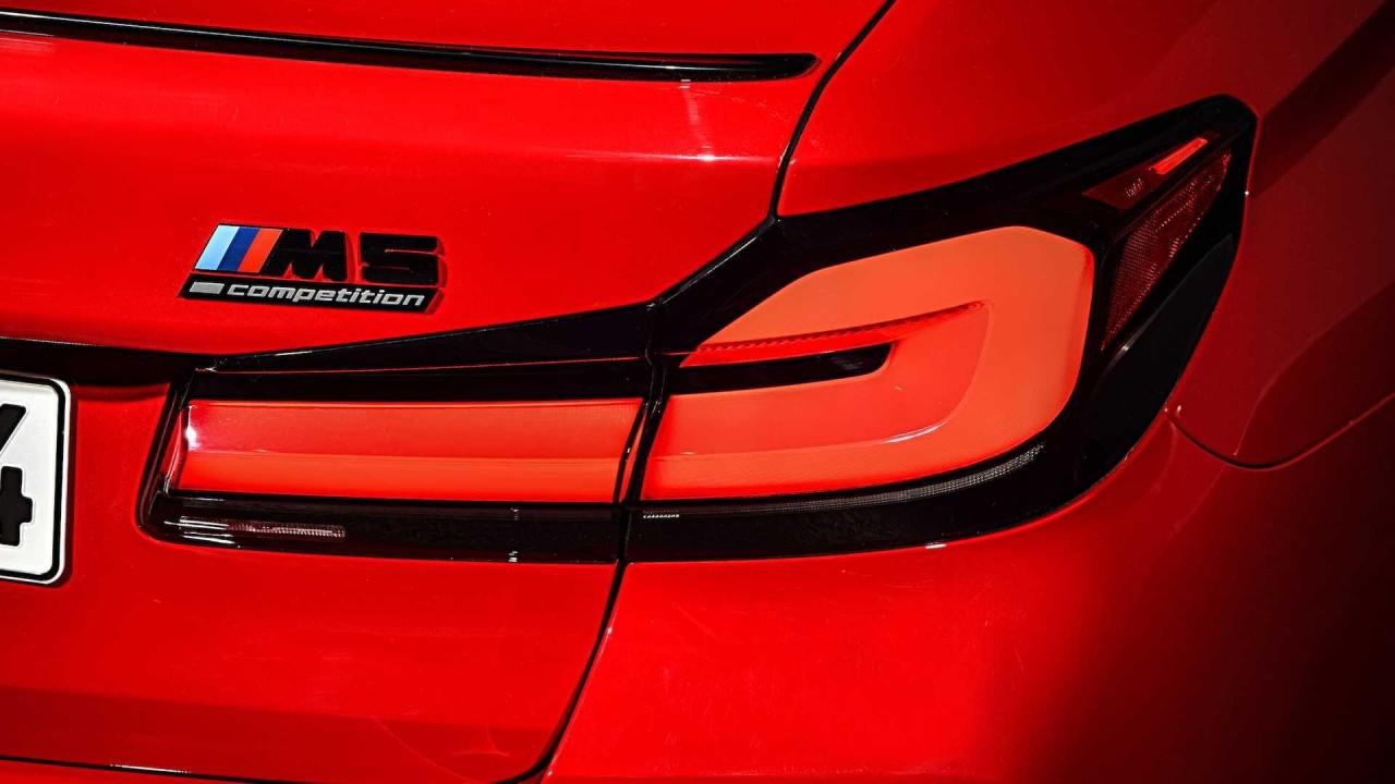2021-BMW-M5-11.thumb.jpg.a83e076bf32b94f48d541f129ae72f7e.jpg