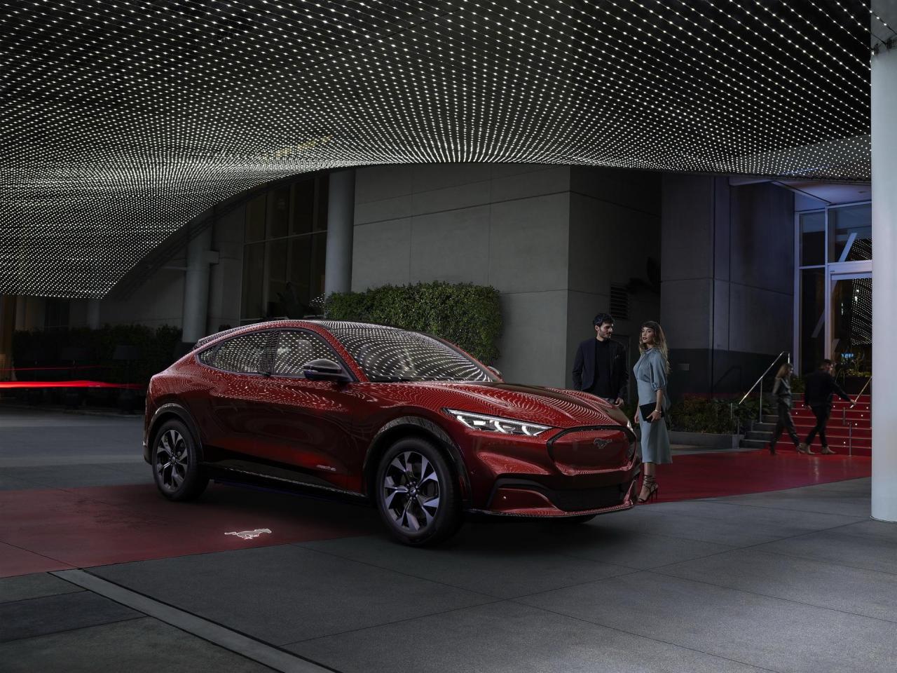 2021-Fors-Mustang-Mach-e-16.thumb.jpg.7cd33670f67796c56598d839911e6a27.jpg