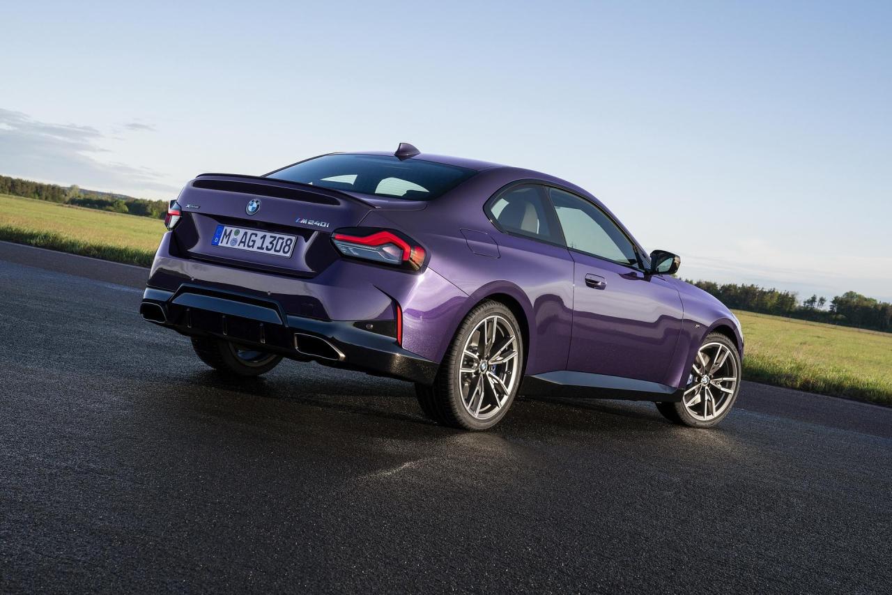 2022-BMW-2-Series-Coupe-M240i-230i-33.thumb.jpg.2d32cf65e8227b839c53319f1fac3f33.jpg