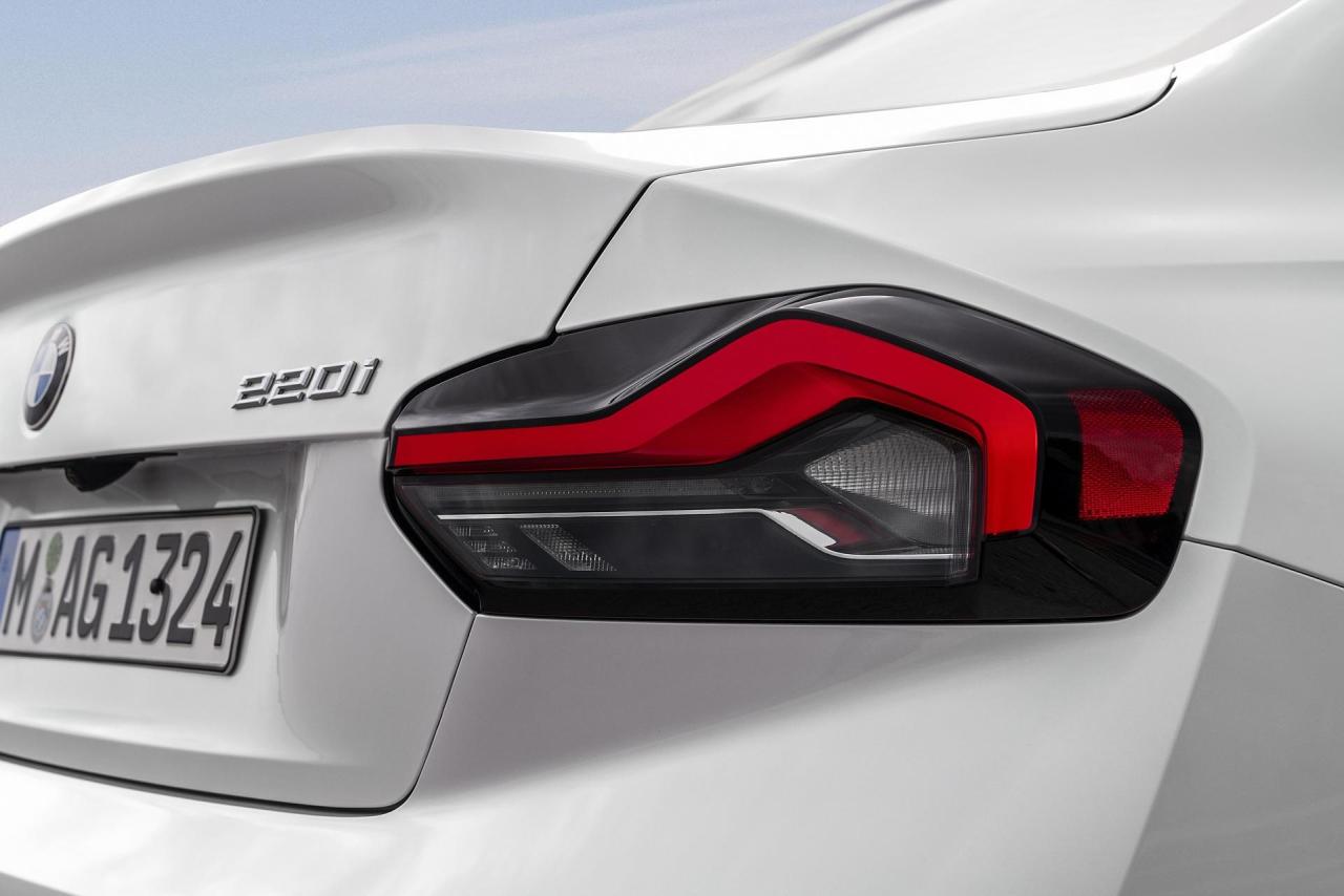 2022-BMW-2-Series-Coupe-M240i-230i-51.thumb.jpg.8d4c27410043db97c70f34f2a40e5782.jpg
